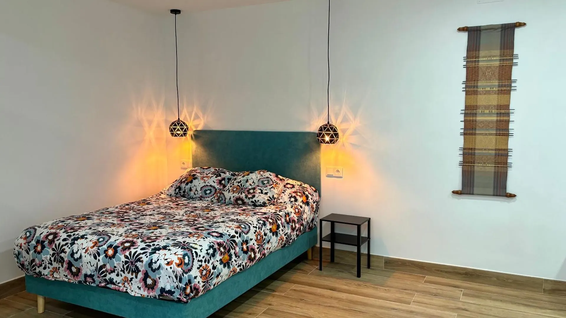 Homestay Ansa Beach Apartments - Why Not Malaga Spain