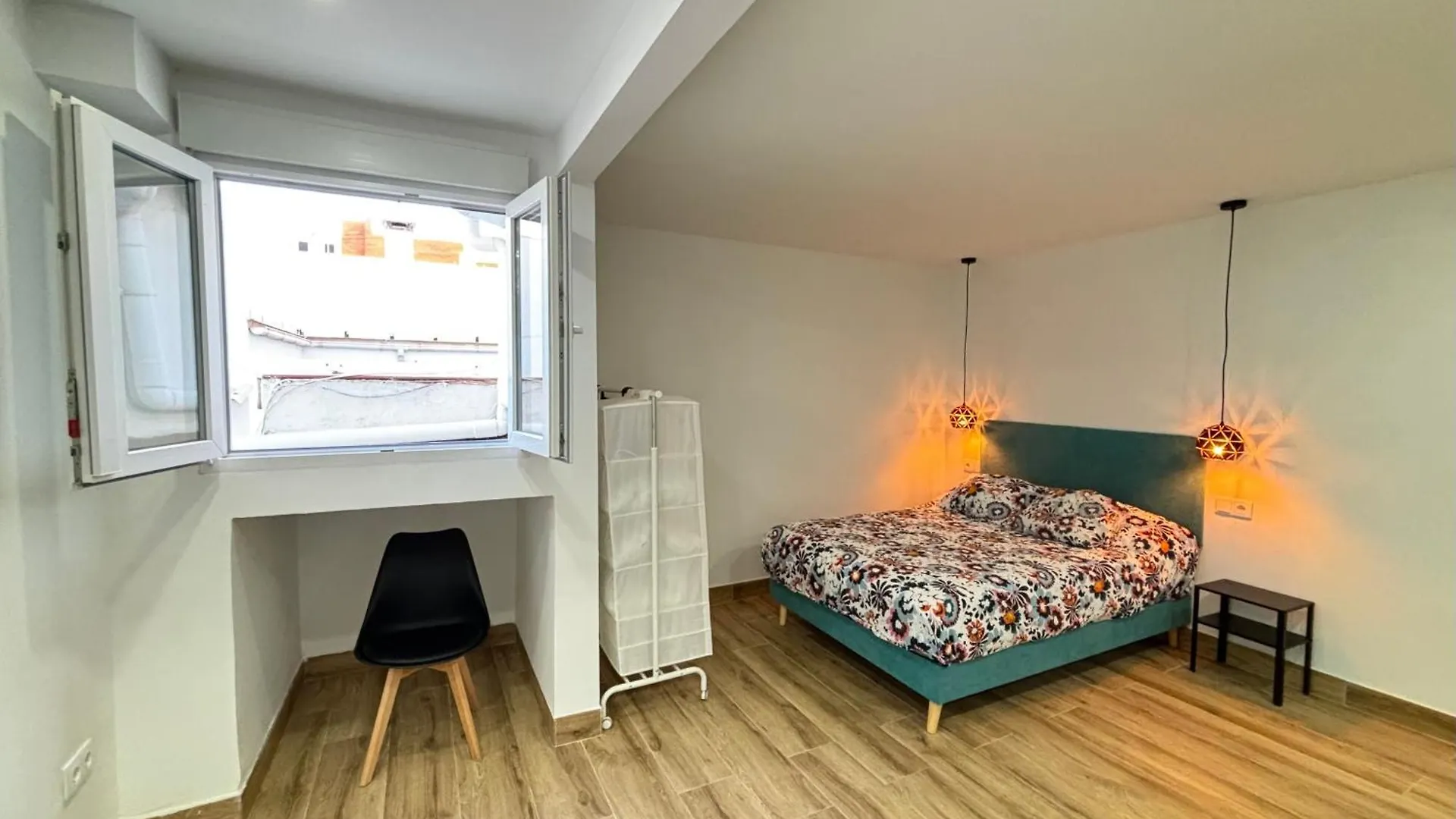 Homestay Ansa Beach Apartments - Why Not Malaga Spain